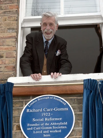 Richard Carr Gomm Anniversary Plaque 066