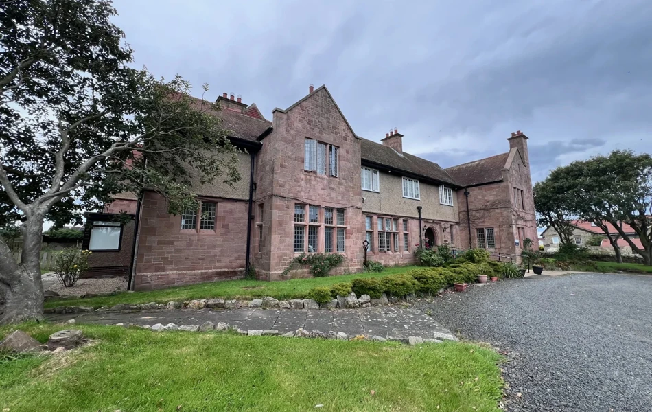 01 MAIN IMAGE Bamburgh Homepage Exterior