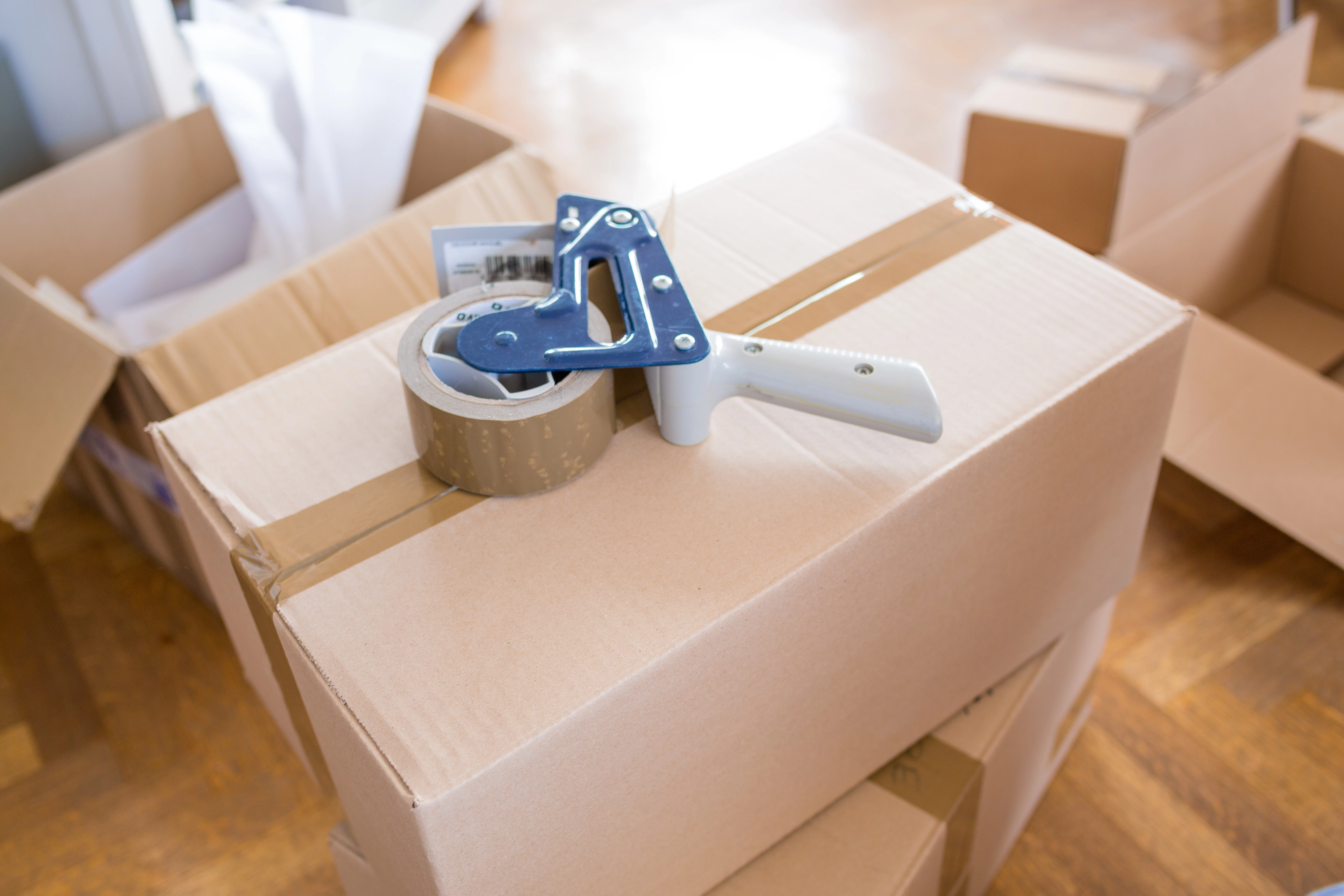 Packing Box With Tape Dispenser On Top
