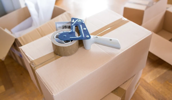 Packing Box With Tape Dispenser On Top