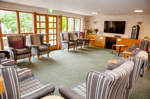 Bright And Spacious Communal Lounge at Friars Mead, Kings Langley WD4 8DR