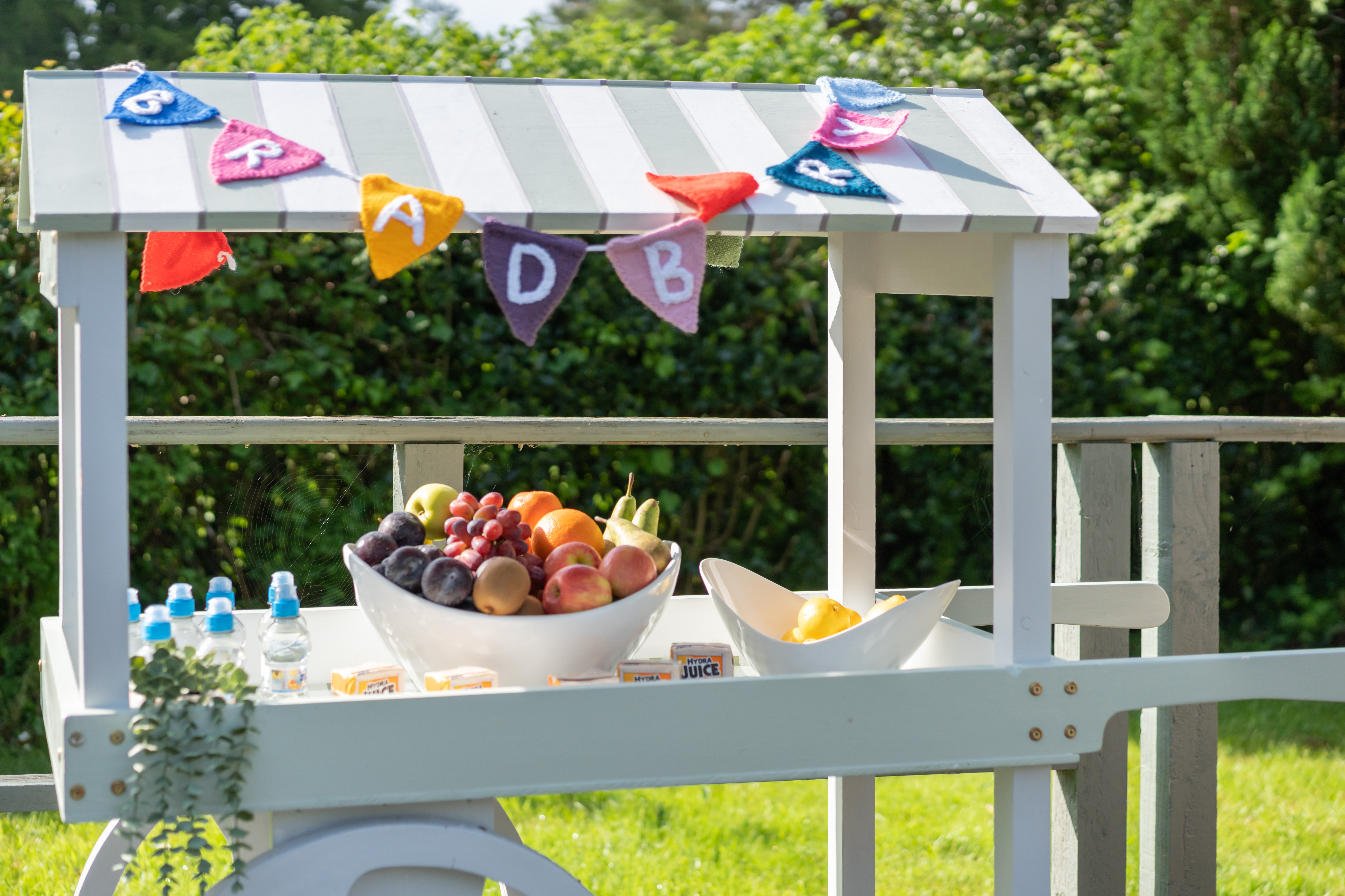 Garden And Snack Kart At Bradbury House