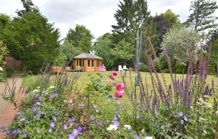 Beautiful garden and summer house at Abbeyfield House, Reigate RH2 9DZ
