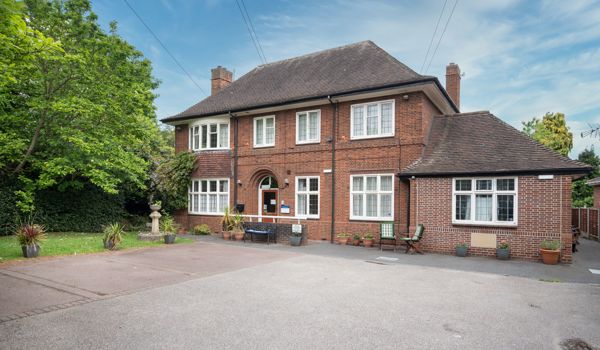 Middleton House entrance and driveway