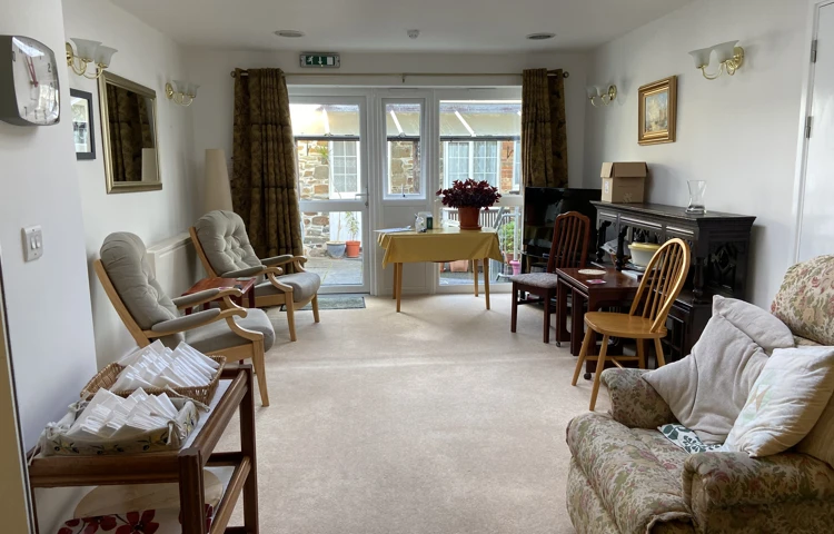 The bright welcoming entrance at Glen Tor