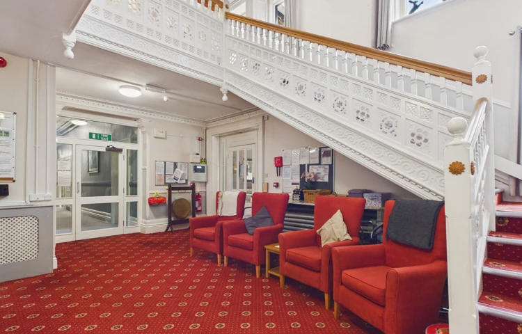Foyer (2)