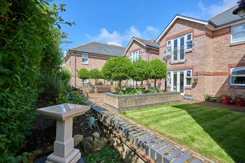 garden Harwood Court, PO37 6AN