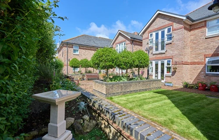 garden Harwood Court, PO37 6AN