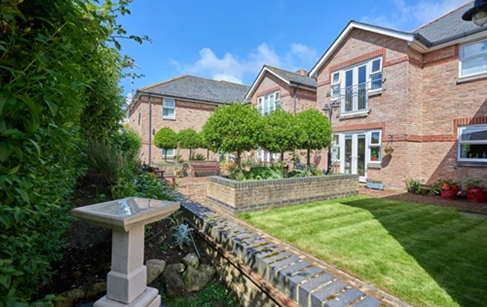 garden Harwood Court, PO37 6AN