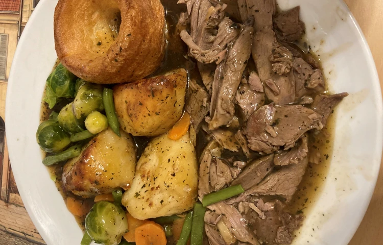 sunday lunch at Abbeyfield House, Fareham PO16 0BY