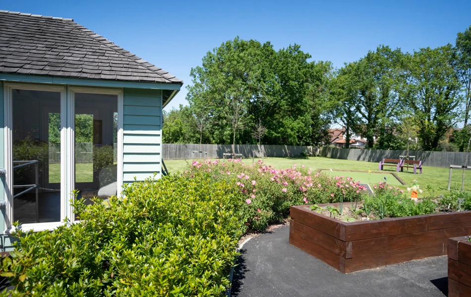 Abbeyfield Winnersh Summer House And Garden