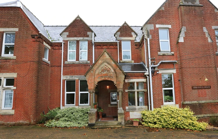 Front entrance at Abbeyfield House, Cowes PO31 8HA (1)