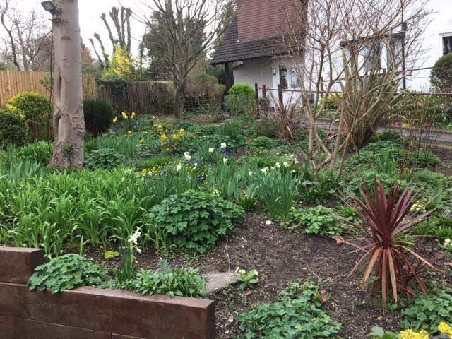 while-away-the-hours-in-the-beautiful-gardens at Abbeyfield House, Sanderstead CR2 0AA