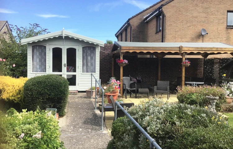 Summer House And Covered Patio In A Well Maintained Garden At Abbeyfield West Wight