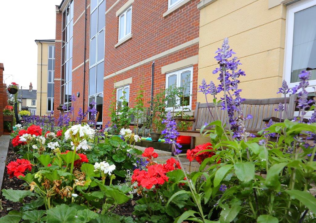 Flower beds at Great Bradfords House, Braintree CM7 9GD