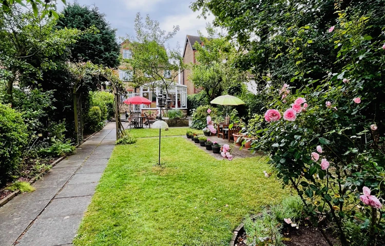 Garden at Abbeyfield House, Streatham SW16 6LT (1)