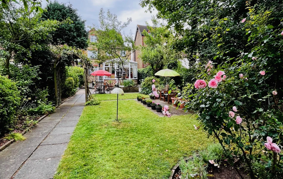 Garden at Abbeyfield House, Streatham SW16 6LT (1)