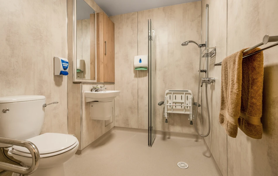 Castle Farm En Suite Wet Room