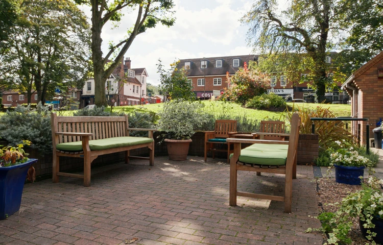 Garden & street outside Abbeyfield House, Great Missenden HP16 9AE
