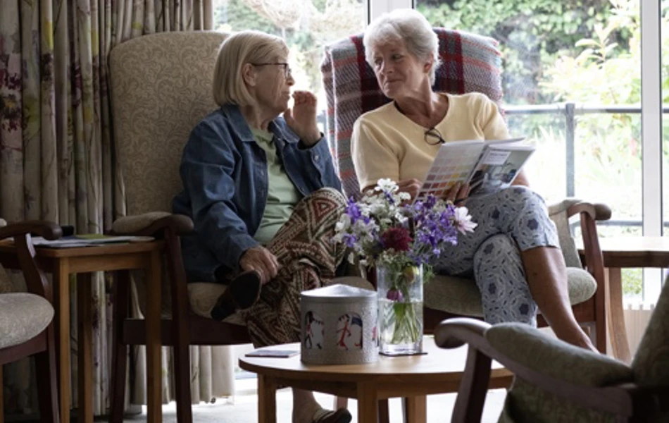 Residents In Conversation At Cunningham House Woking Gu24 0Jn