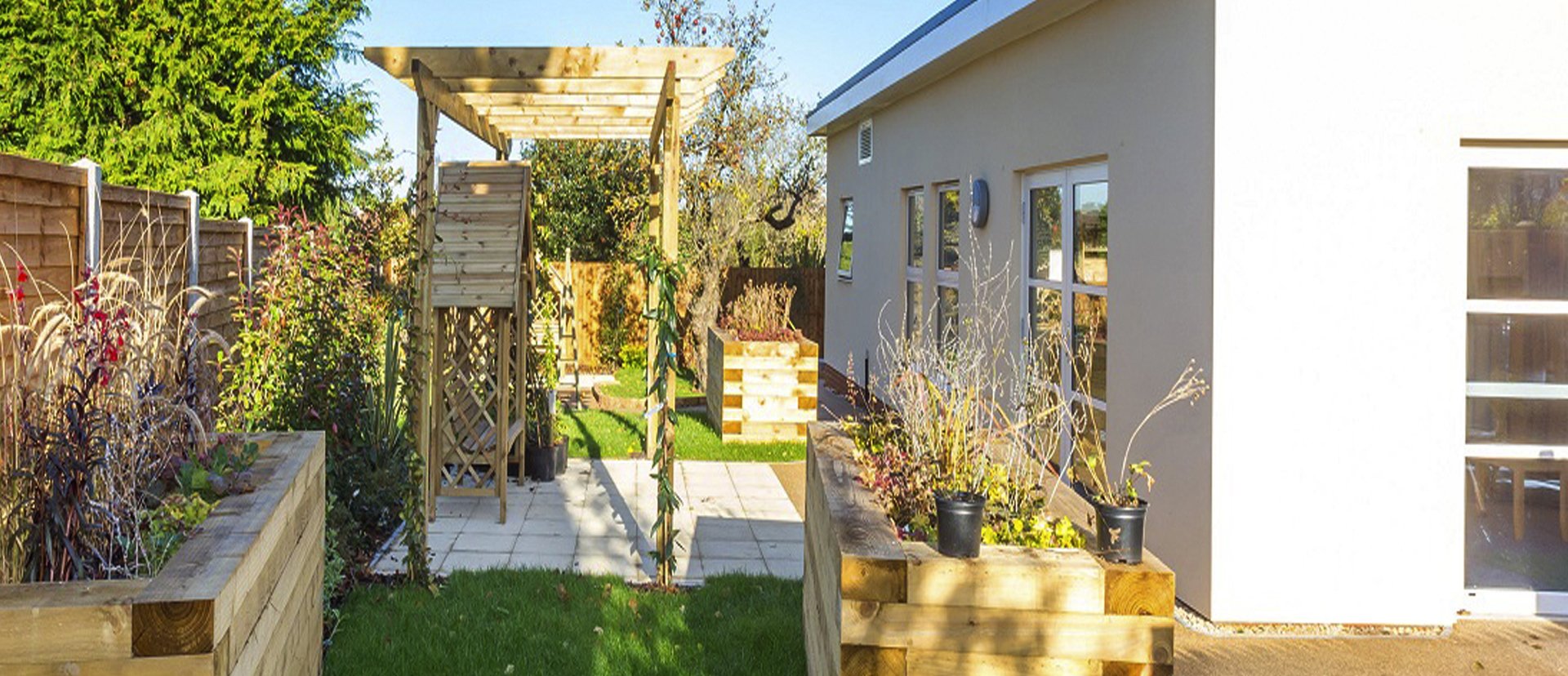 Abbeyfield Keynsham garden and patio