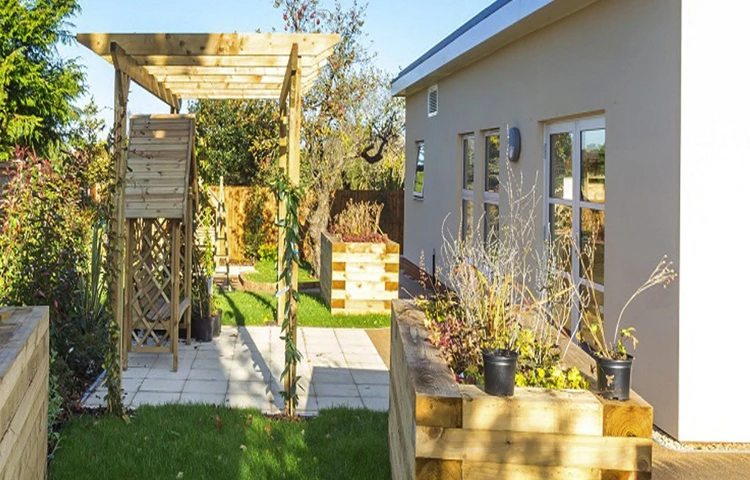 Abbeyfield Keynsham garden and patio