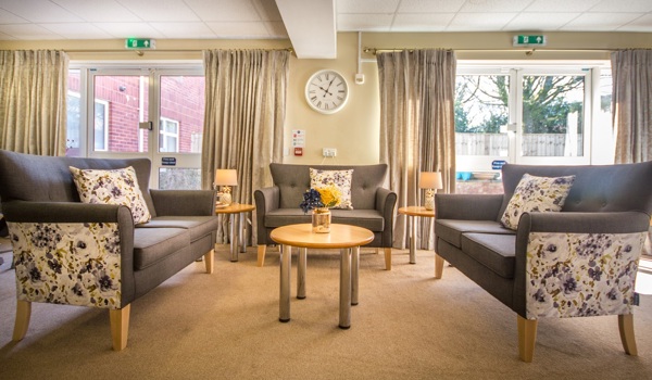 Comfortable sofas in the lounge at Tamar House, Plymouth PL6 5XN