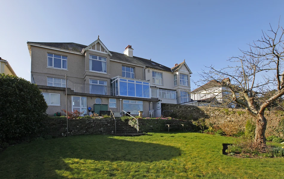 Welcome to Cresta House in Saltash, Cornwall