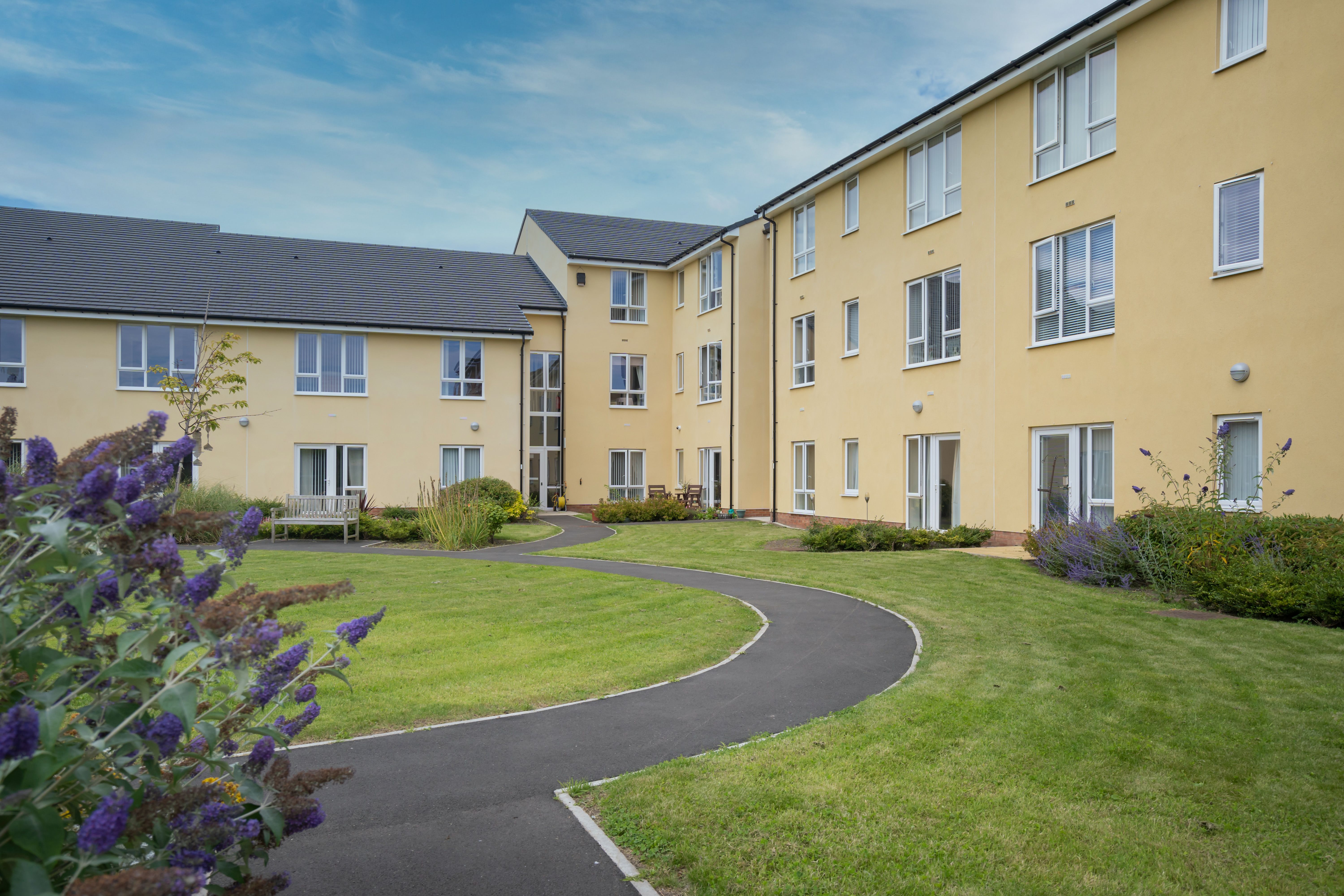 Outside garden view of Hope Bank View, Independent Living in Sunderland
