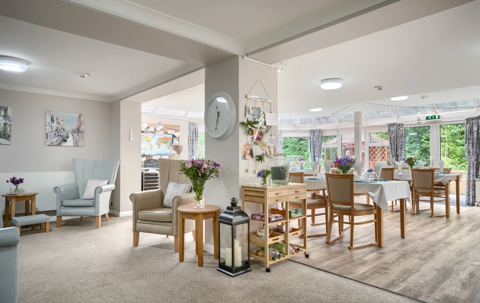 Pratt House spacious lounge and dining room area