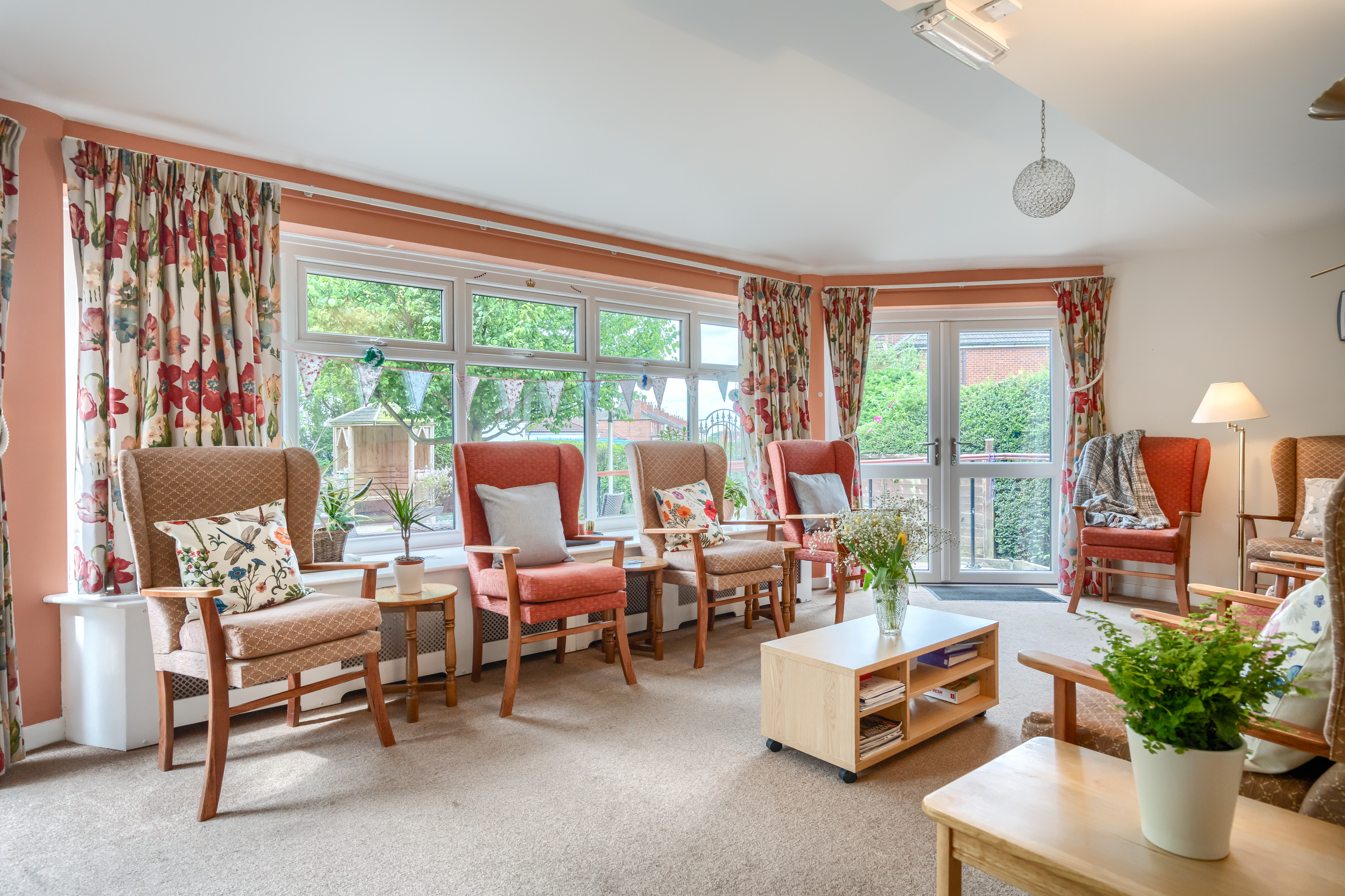 communal-lounge-area-at Abbeyfield House, Lincoln LN1 3HJ (1)