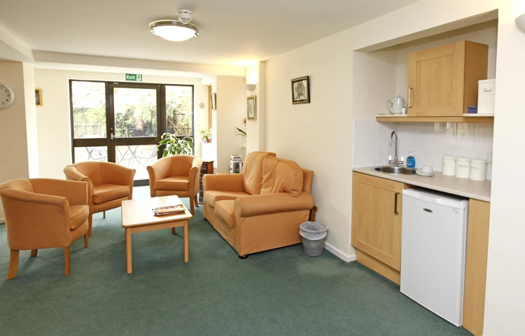 sitting area at Abbeyfield House, Hayes UB4 0SW