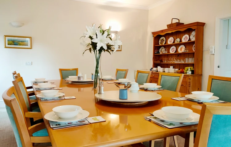 Dining room at Sibleys Orchard, Hemel Hempstead HP3 8LJ (1)