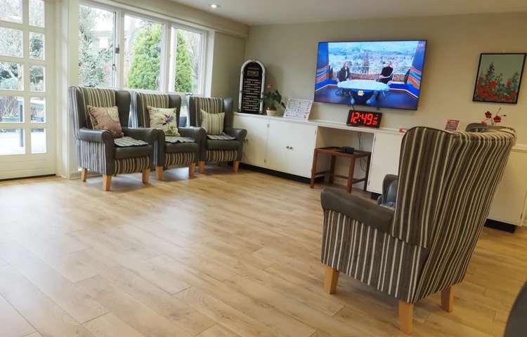 Communal sitting area with TV, Friars Mead WD4 8DR