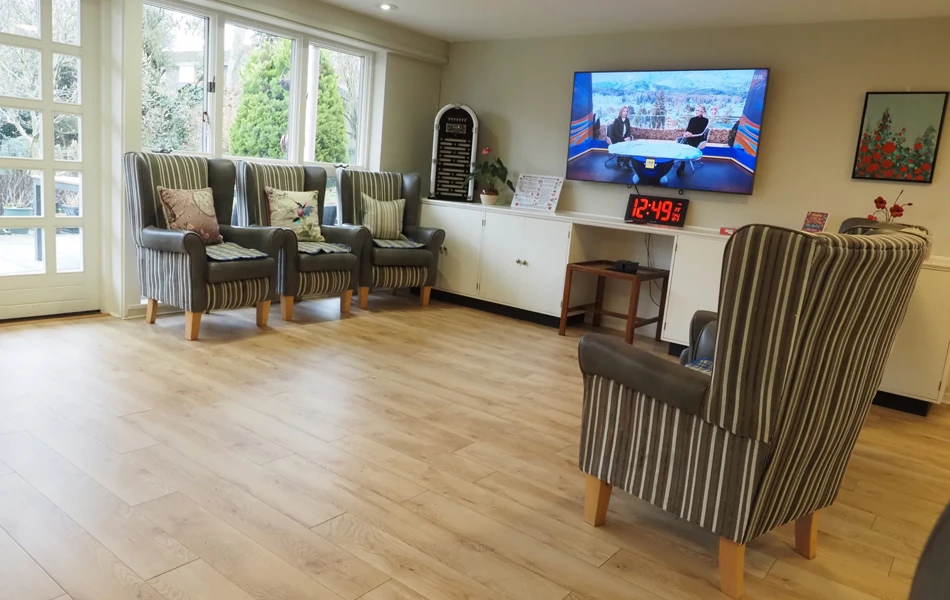 Communal sitting area with TV, Friars Mead WD4 8DR