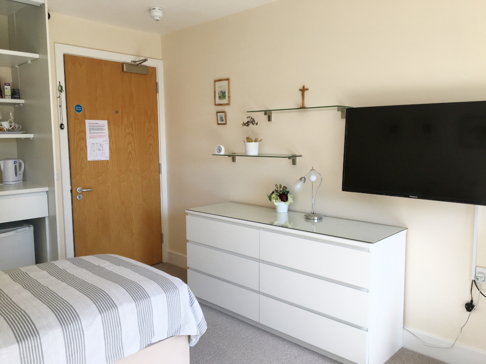 Single bedroom at Rider House, Loughton IG10 4LT