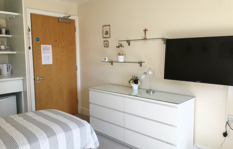 Single bedroom at Rider House, Loughton IG10 4LT