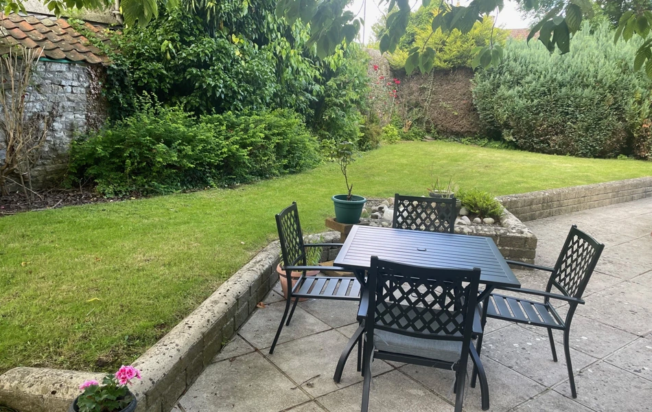 Patio area at Abbeyfield House, Chipping Sodbury BS37 6LB