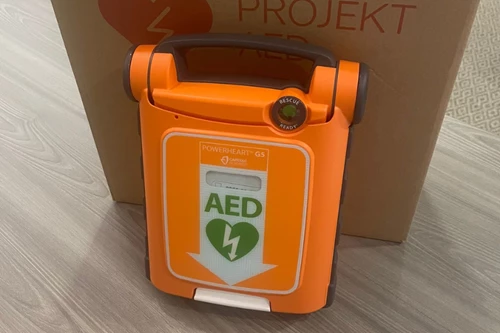 Defibrillator