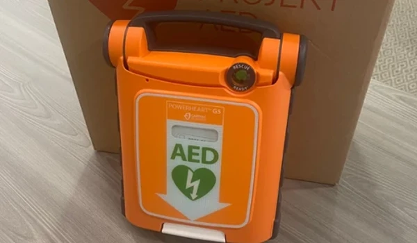 Defibrillator