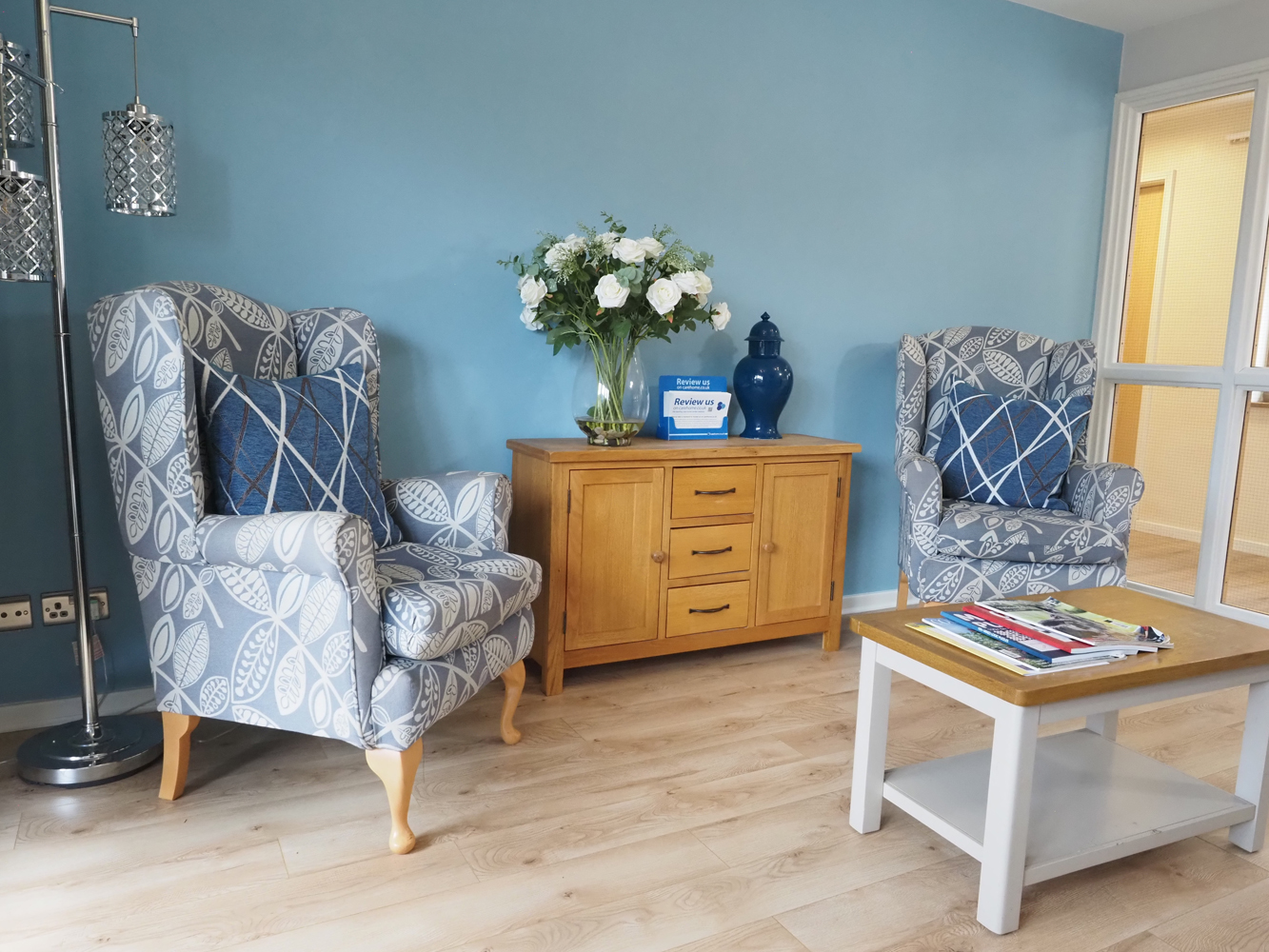 Blue armchairs sitting area, Friars Mead WD4 8DR
