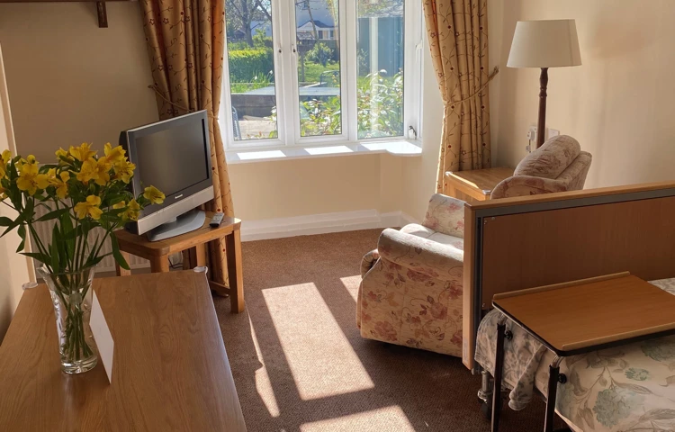 Single bedroom at Highlands Care Home, Woodbridge IP12 1EN