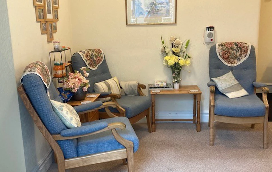 Form new friendships or sit back and relax in the lounge