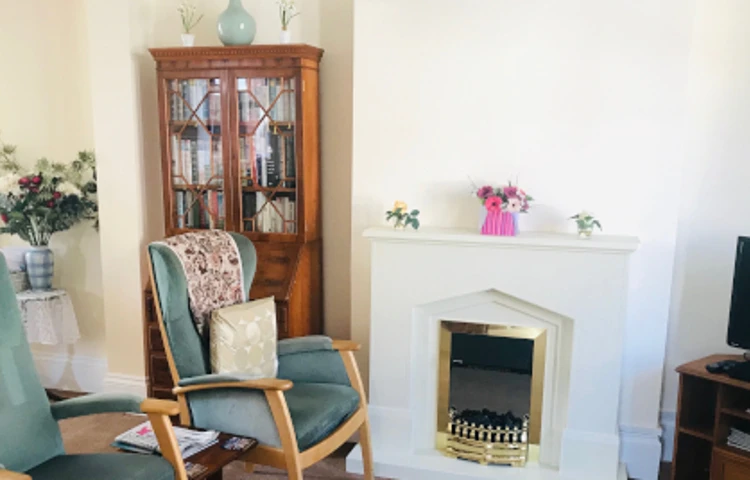 lounge of Abbeyfield House, Sherborne DT9 4HA (1)