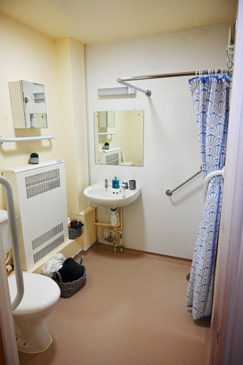 Wetroom At Abbeyfield House Settle Bd24 9Rb