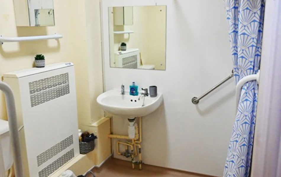 Wetroom At Abbeyfield House Settle Bd24 9Rb