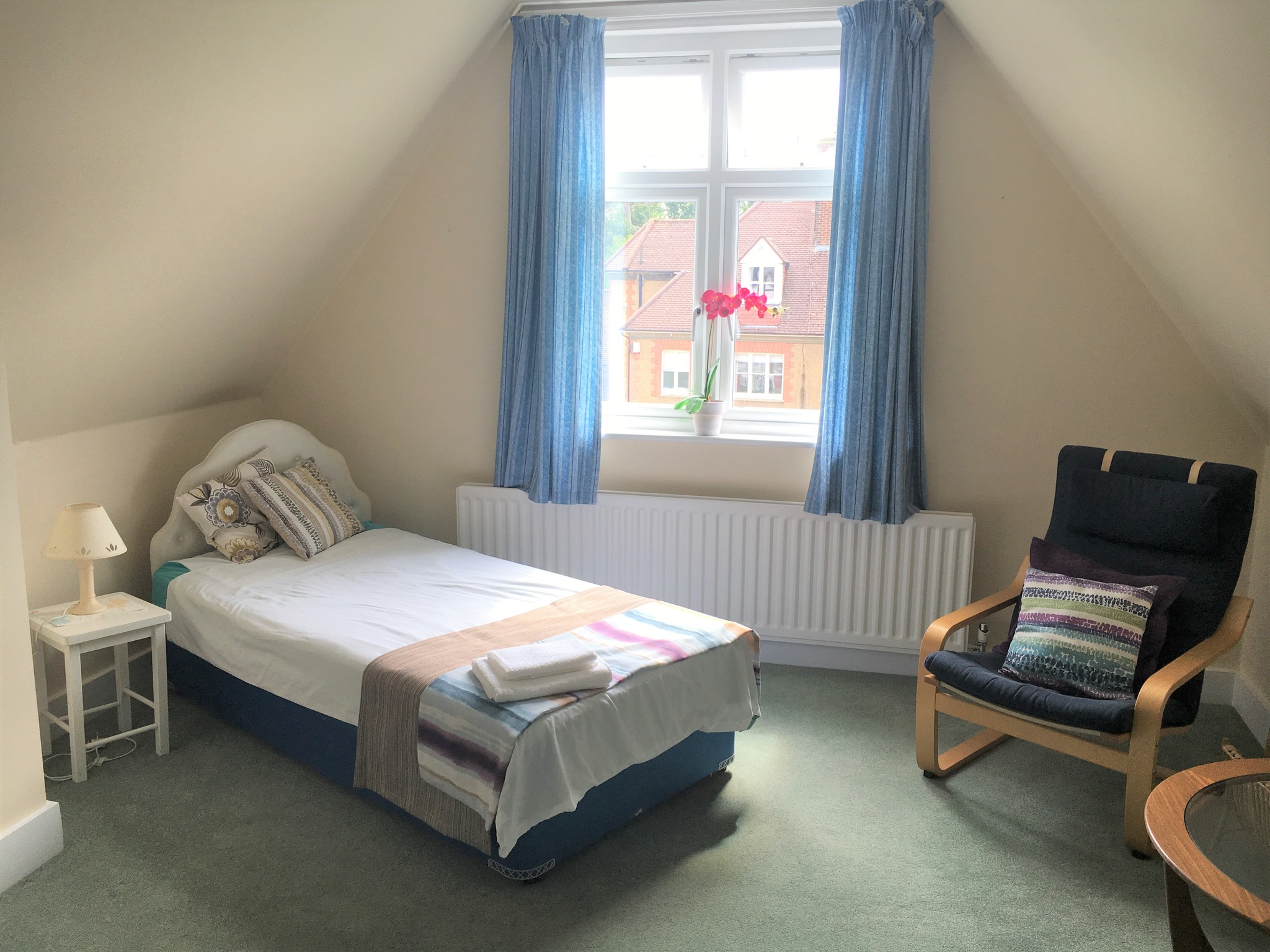 Single bedroom at Abbeyfield House, Reigate RH2 9DZ (1)