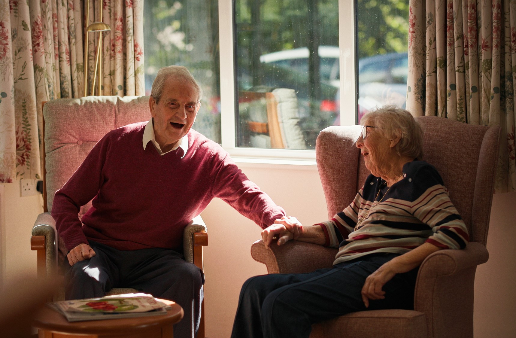 Residents In Lounge at Abbeyfield House, Great Missenden HP16 9AE