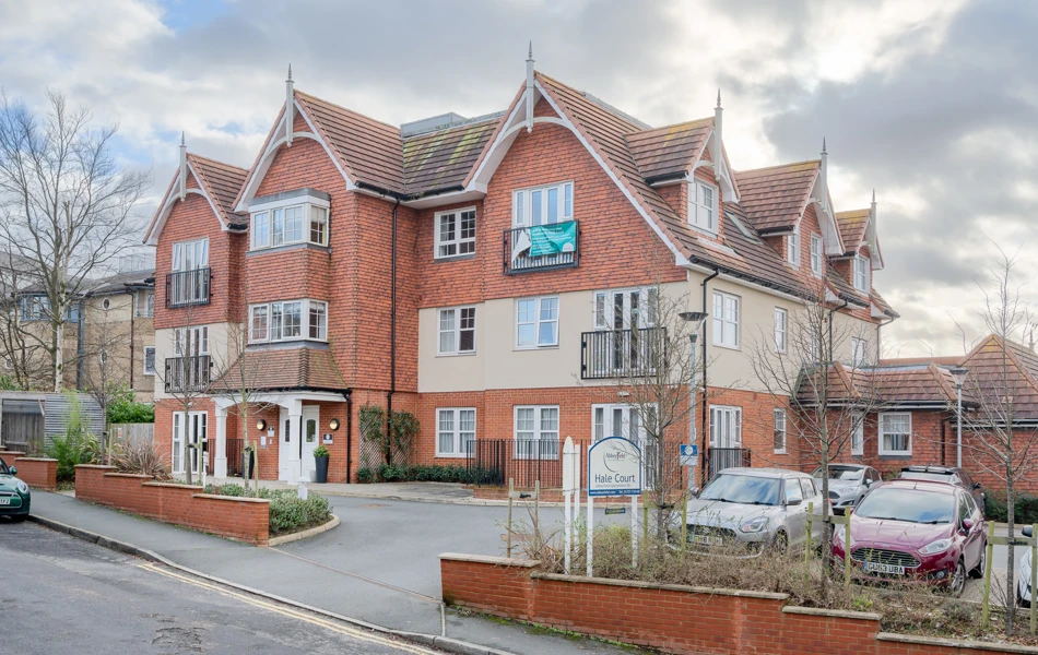 The front of Hale Court, Tunbridge TN4 9QX (1)