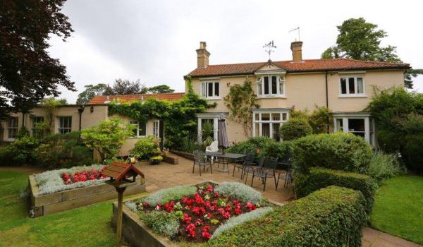 The rear garden at Highlands Care Home, Woodbridge IP12 1EN